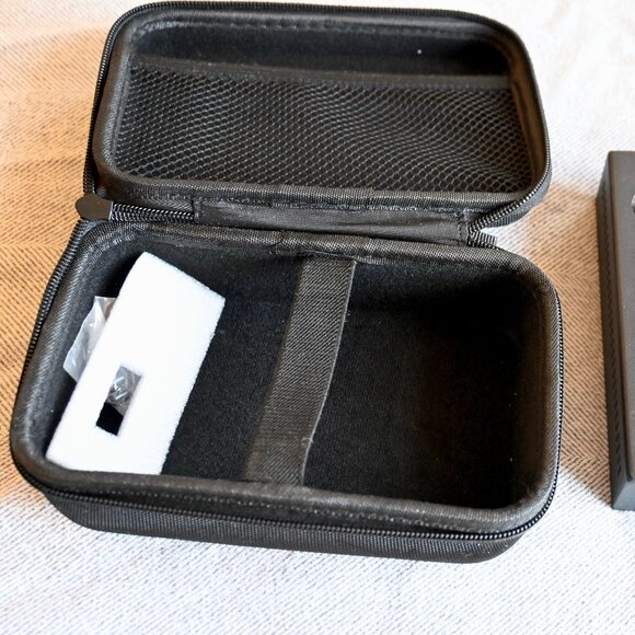 Bon Charge mini red light therapy device with stand - Picture 5 of 6